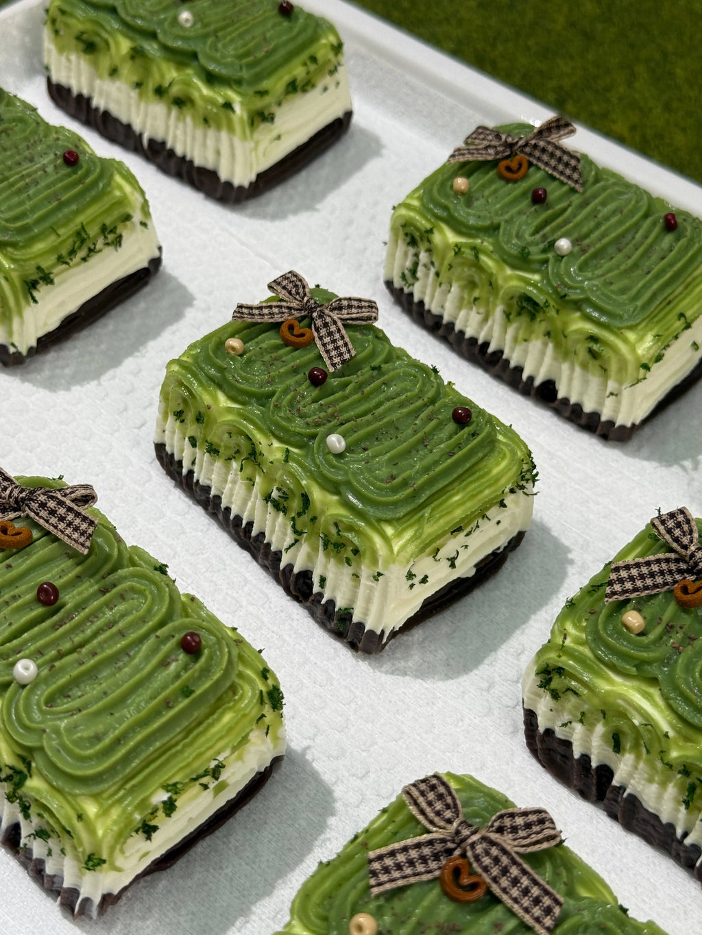 Festive Pistachio Brownie Cake Taba Squishy